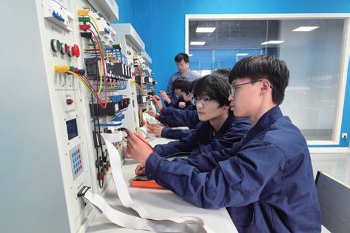 弘途高級技工學校 聚焦電子商務技術服務，培養數字時代技能人才